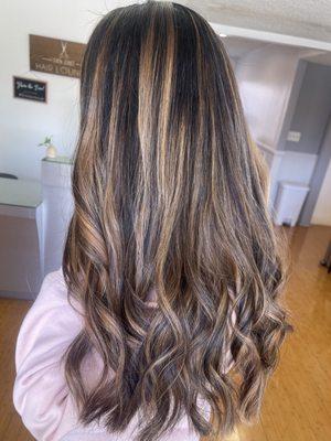 Brown Dimensional Balayage @mimihairlove