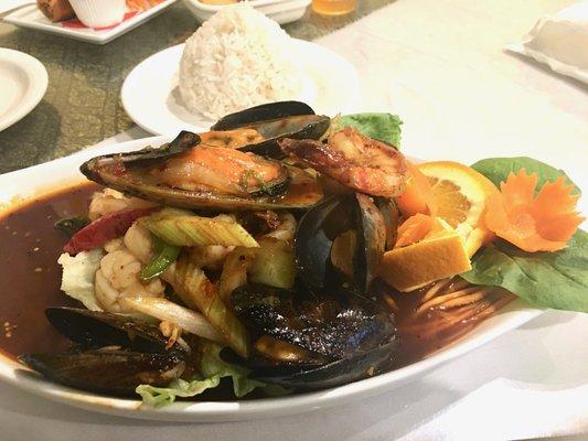 Andaman Seafood - Stir fried shrimp, squid, scallop, mussels, and crab meat, with scallions, bell pepper, onion, and basil leaves