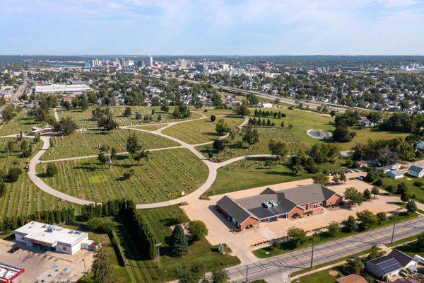 Aerial view of Funeral Home- 520 Wilson Ave SW, Cedar Rapids, IA 52404
(319) 364-1549