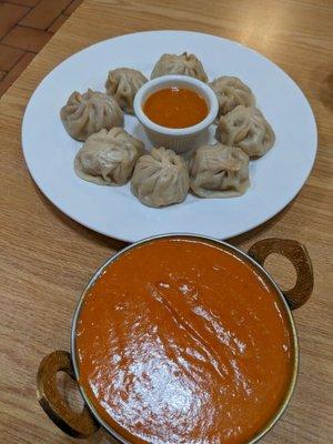 Chicken Momos, Tikka masala sauce