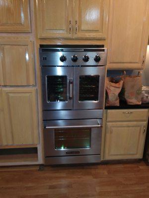 an American Range double oven we have on display in our 10,000 sq ft showroom!