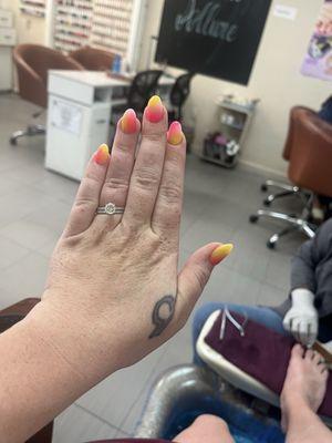 Ombré dip manicure