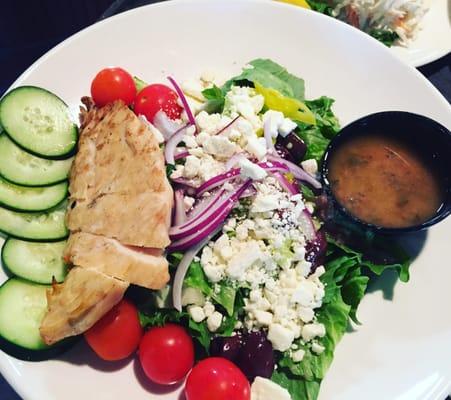 Greek Salad with Chicken