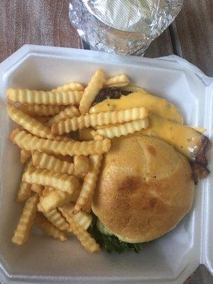 Bacon Cheeseburger, Crinkle Fries, Soup