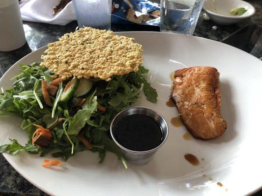 Salmon crisp salad