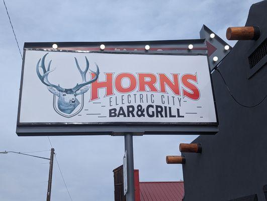 Horns Bar & Grill