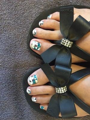 Salon Dez offers Minx pedicures as well as gel and basic manicures and pedicures.