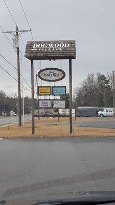 Shopping center where Sarahndipity is located.