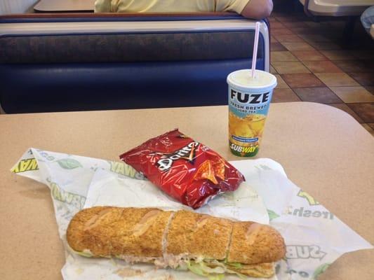 2013-09-28; Subway - Footlong Tuna Salad on Garlic Bread, Doritos and drink, Memphis TN