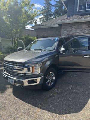 2018 Ford F-150 windshield