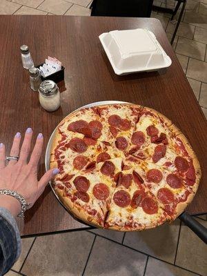 This is the 8 cut. We don't call pizza by the number of slices in Connecticut. I kept thinking this was an 8 INCH pizza- nope!