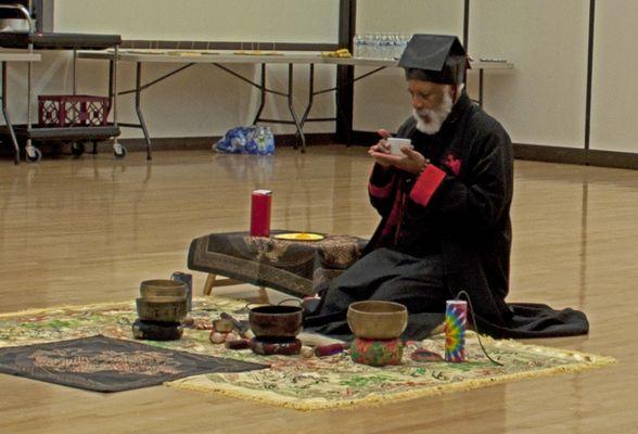 Singing bowl meditation and Taoist 
tea ceremony