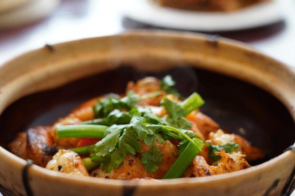 Sizzling Clay Pot Shrimp
啫啫大虾煲(L) $23.99