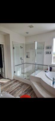 Frameless shower door