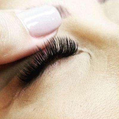 Volume lashes