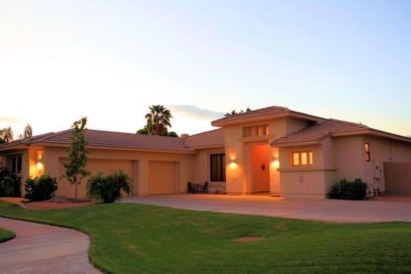 Beautiful lake community in Chandler AZ $495,000