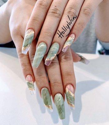 Full set with marble and gold flakes