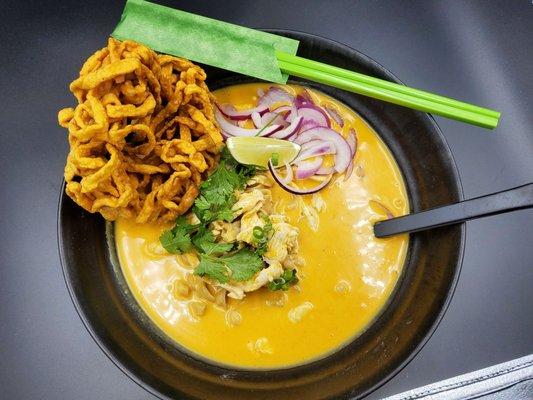 Khao soi chicken