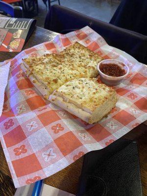 Garlic cheese bread