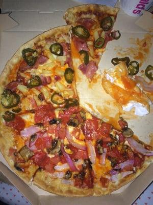 Horrible! Pizza came drenched in "drizzle", nasty, and the dry spots were like cardboard. Never again getting food from here