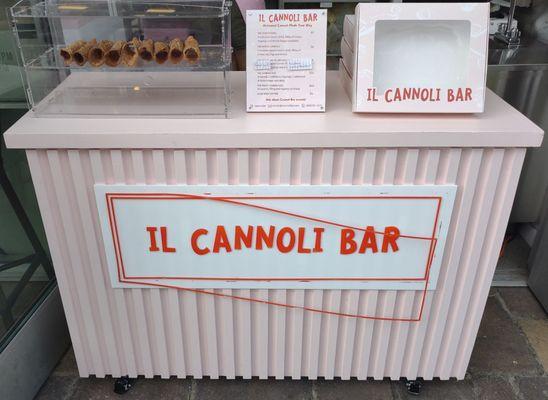 Service counter facing the Piazza della Famiglia