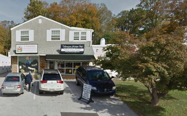 Crazy Richard Sold It store front in Newtown Square, PA