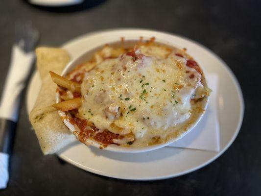 Baked penne loaded with mozzarella cheese!