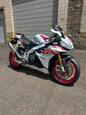 Aprilia RSV4 Factory