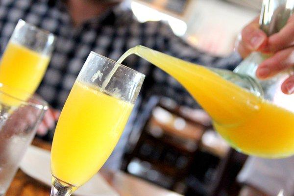 $3 mimosas for brunch!