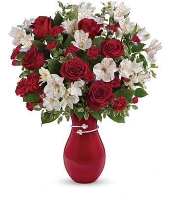 Teleflora's Pair of Hearts Bouquet