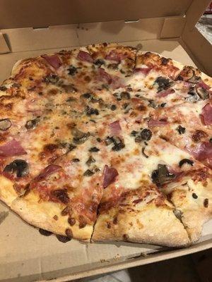 Mushroom and ham pizza