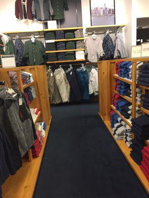 Nautica of Wrentham -- Wrentham Outlets : 1 Premium Outlet Boulevard, Wrentham              Interior