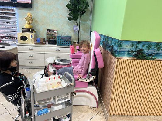 Kids chair for mani pedicure