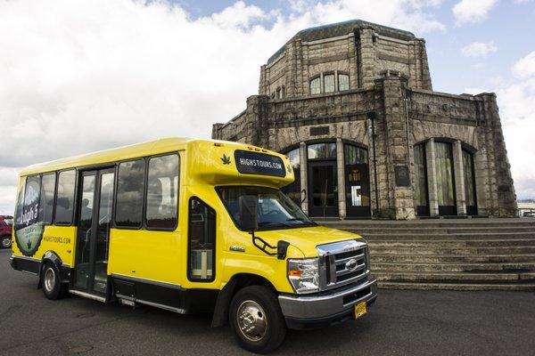 Yellow Pot Bus at Vista House