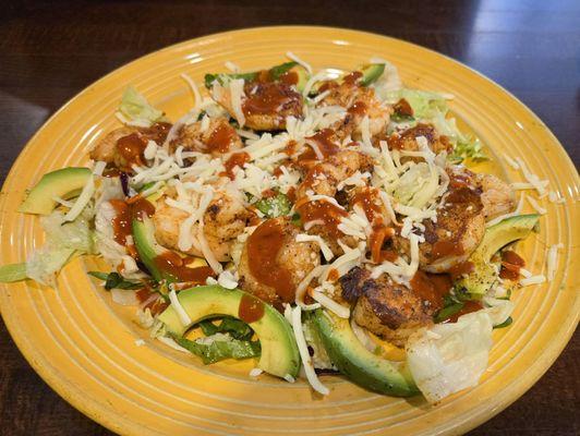 Fajita Shrimp Salad - Lettuce and Cheese only, add Avocado. Topped with Valentina Sauce