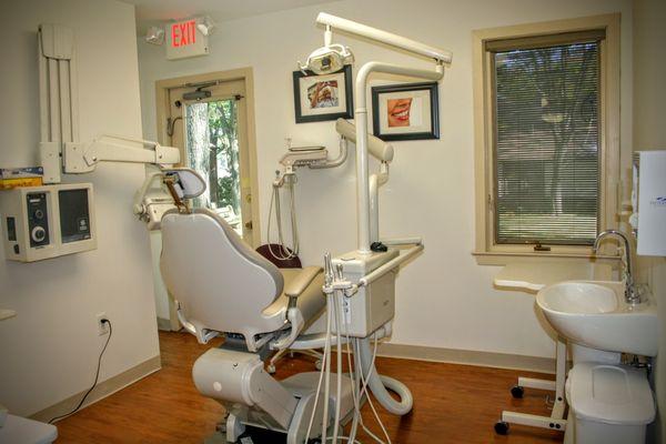 Simply Beautiful Smiles of Langhorne procedure room.