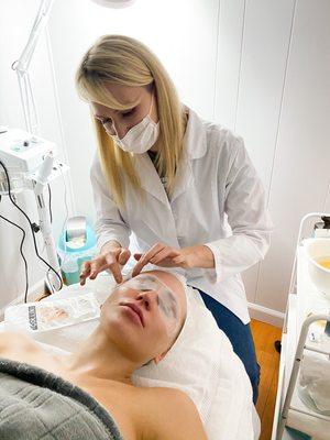 Collagen eye treatment