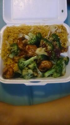 Lunch combo: shrimp with broccoli. Comes with fried rice and an egg roll.