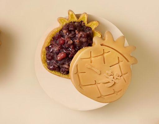 Red Bean Wheel Pancake 紅豆車輪餅