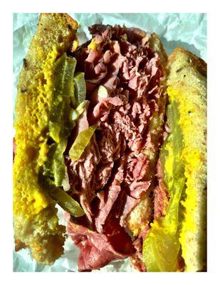 CornBeef Sandwich! Pretty Good! Pete's Place Restaurant.Pickup or Delivery Only.Call 7737228948. Corner Kedzie /Van Buren. Cool!