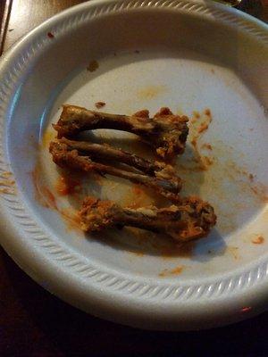 They tried to tell me that these were fresh wings. The bones are black! I never heard of black bones! LOLOL WTF?!?!