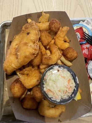 Fisherman platter (cod, shrimp & scallops)