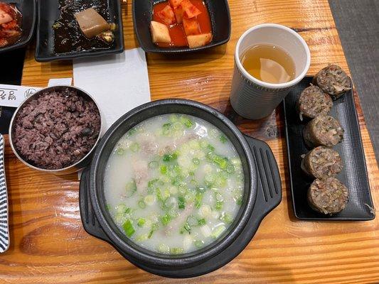 Byeongcheon sausage soup（崇州米肠汤）