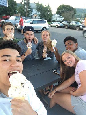 Gr8 times at Peaches & Creamy