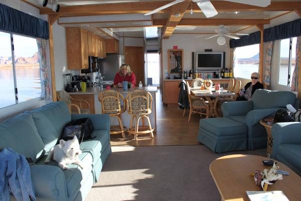 59 ft Houseboat interior