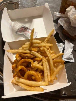 Barely any curly fries!!