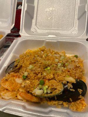 Spicy seafood fried rice