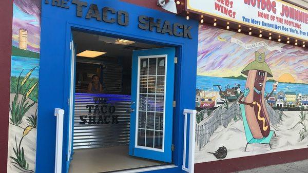 Great take out taco place just south of Rehoboth Beach, free parking.