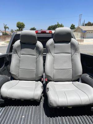 Both seats for my 350z 2005.