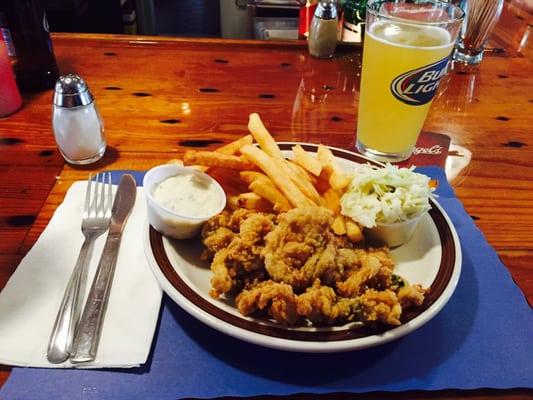 Fried clams, fries, coleslaw & a beer !